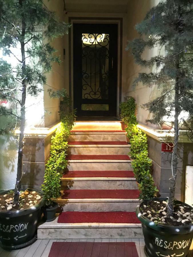 Almond Hill 2*